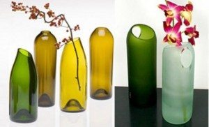 centro-de-mesa-reciclado-com-garrafa-de-vidro
