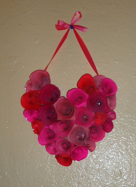 Enfeite de Coraç u00e3o com Flores de Papel Enfeite De Papel ~ Enfeite de Coraç u00e3o com Flores de Papel
