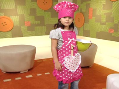 Ganhe dinheiro extra também vendendo este avental e chapéu de cozinheiro infantil (Foto: artesanatossempre.blogspot.com.br)  