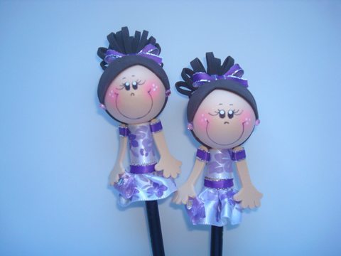 Boneca ponteira de lápis em EVA pode ser fonte de renda extra, com você vendendo-a em frente a uma escola (Foto: sinimbu.com.br)