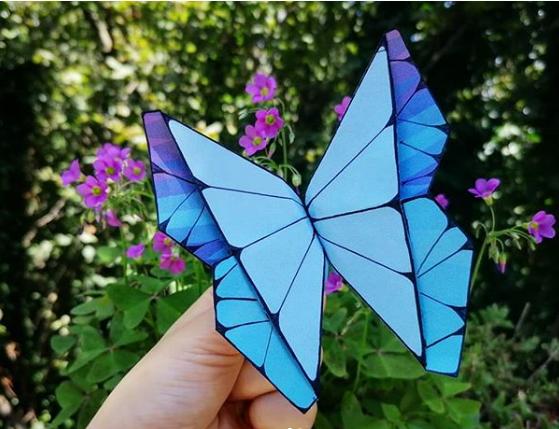 borboleta de papel azul