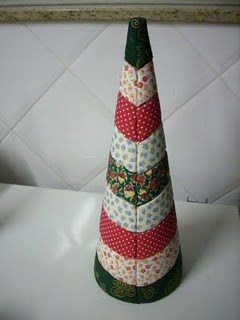 Como fazer árvore de Natal em patchwork passo a passo - Artesanato Passo a  Passo!