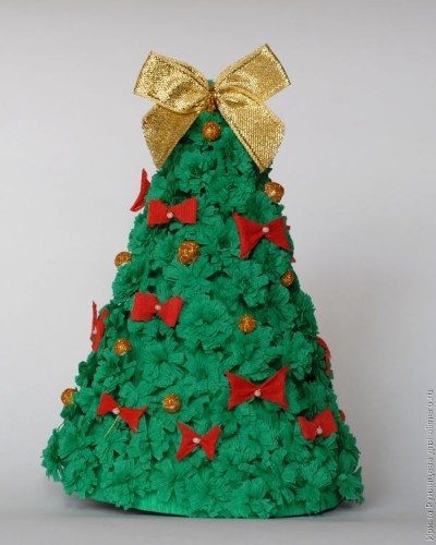 Como fazer árvore de Natal de papel crepom - Artesanato Passo a Passo!