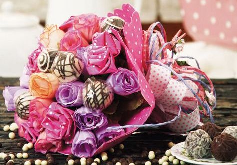 Buquê de Chocolate e Flores Artesanais para Dia das Mães Passo a Passo -  Artesanato Passo a Passo!