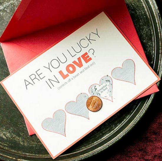 O cartão raspadinha para dia dos namorados é ótima opção para surpreender seu amor (Foto: Divulgação)