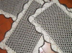 Tapete em espiral preto e branco