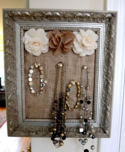 Este sofisticado display de joias para dia das mães é ótima opção de presente para outra data também (Foto: Divulgação)