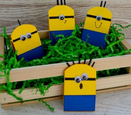 Estes simpáticos Minions vão alegrar quem os receber como lembrancinha (Foto: athriftymom.com)