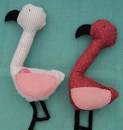 Com este flamingo de tecido seus filhos vão brincar muito (Foto: thecraftingfiend.blogspot.com.br)