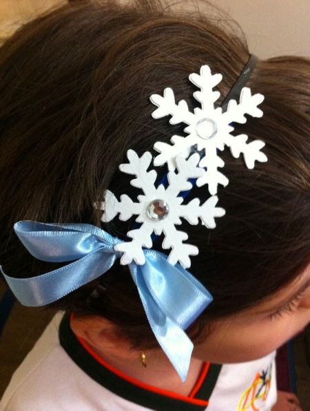 Esta tiara de floco de neve é linda e muito fácil de ser feita (Foto: pkaragulian.blogspot.com.br) 