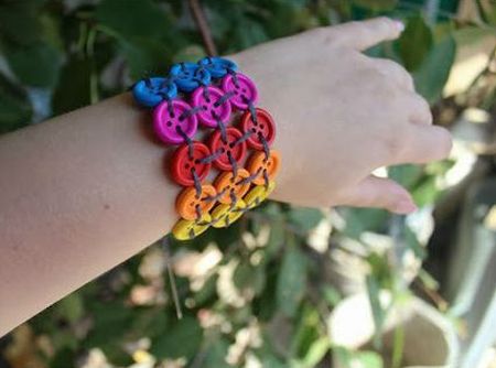 Esta pulseira de botões é perfeita para o verão (Foto: valeoclique.com.br)