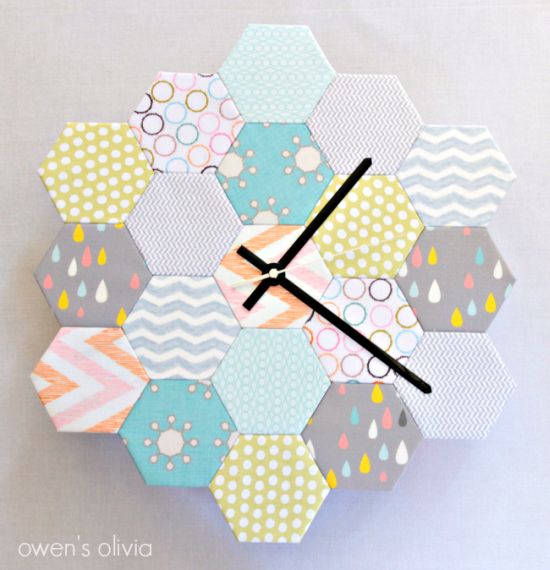 Invista também em relógio de hexágonos em tecido para ter uma renda extra (Foto: owensolivia.blogspot.com.br) 