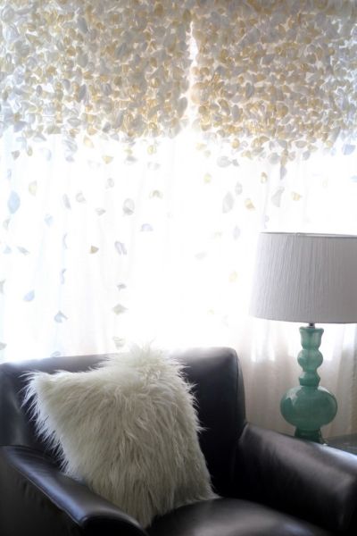 Ganhe um dinheiro extra fazendo esta cortina decorada por encomenda para os conhecidos (Foto: kojo-designs.com) 