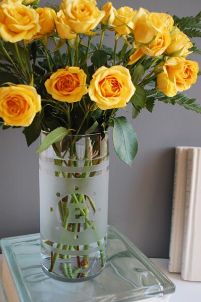 Decorar um vaso de planta com cola pode ser muito fácil e muito interessante (Foto: merrimentdesign.com)