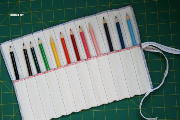Porta-lápis de tecido pode ter outros detalhes ou aplicações de sua preferência (Foto: mypoppet.com.au)