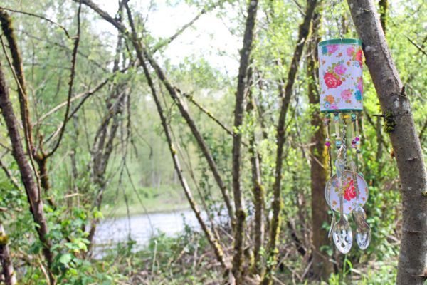 Enfeite para jardim com reciclagem de latas é diferente e sustentável (Foto: punkprojects.com)