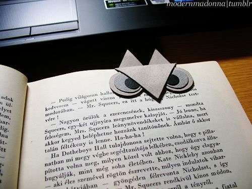 Faça várias desta corujinha marcador de página, uma para cada livro ou revista que esteja lendo (Foto: vanillabiscuit.livejournal.com)