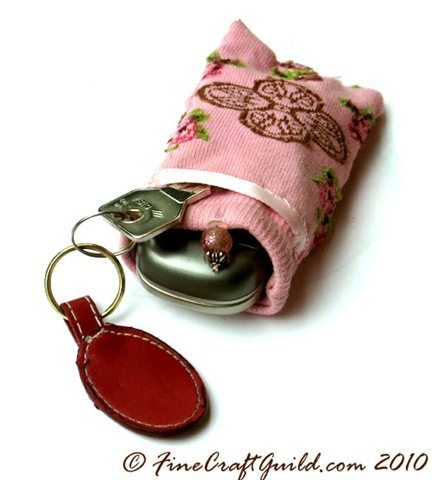 Invista já em porta-chaves de meia (Foto: finecraftguild.com)