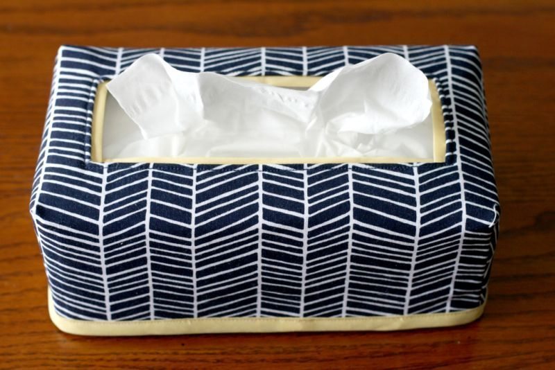 Porta lenço de papel além de lindo protege a embalagem (Foto: craftbuds.com)