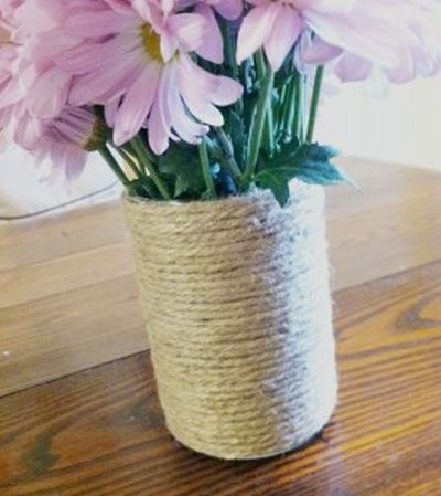 Vaso decorado com sisal é barato, mas lindo (Foto: theuncoordinatedmommy.com)