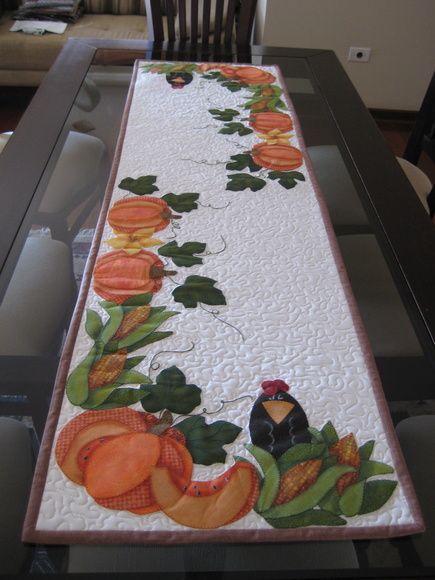 Caminhos de Mesa em Tecido Caminhos de Mesa em Tecido