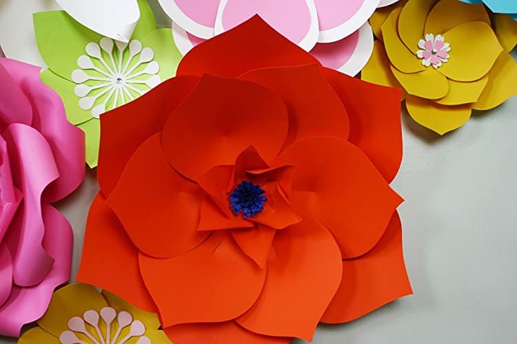 Flores de papel: passo a passo, decoração, modelos - Artesanato Passo a  Passo!