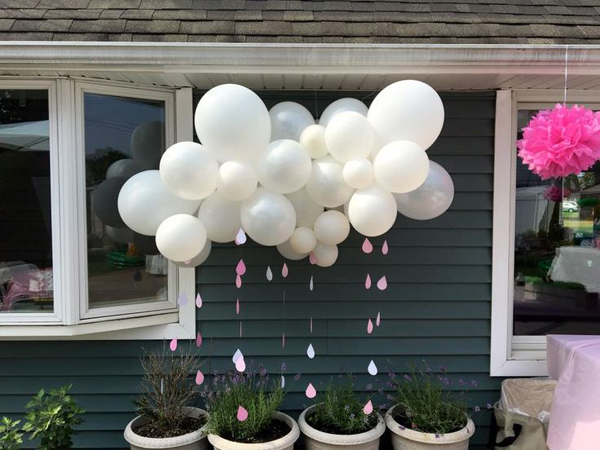 jardim com nuvem de balão