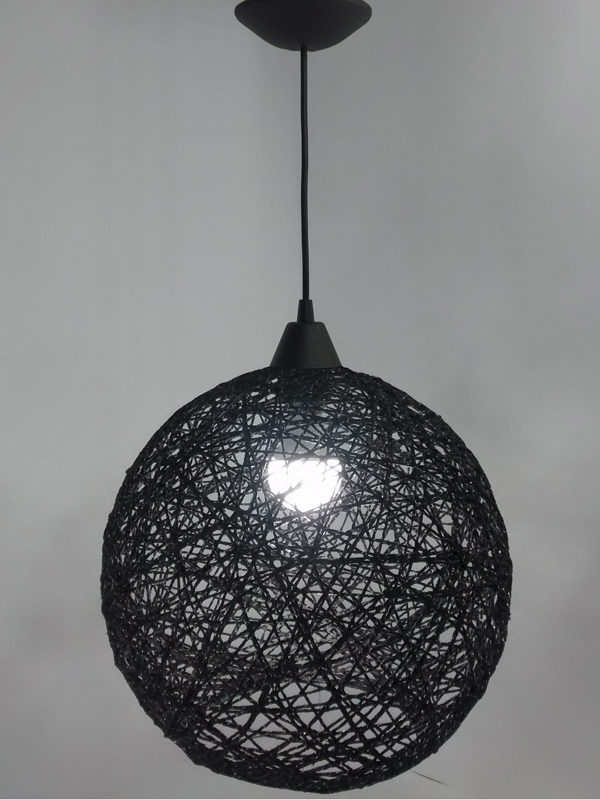 lustre de barbante preto