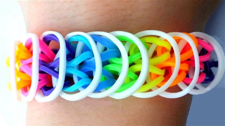 como-fazer-pulseiras-de-el-stico-artesanato-passo-a-passo