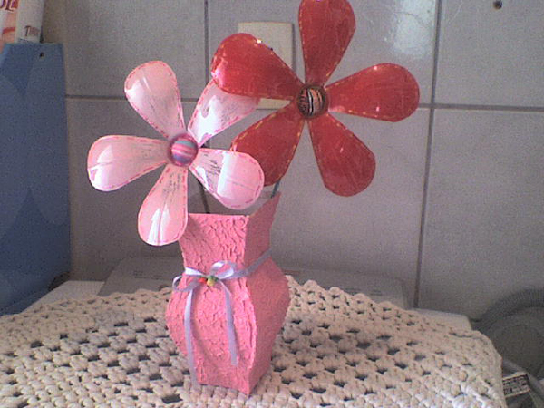 vasinho com flor de garrafa pet 