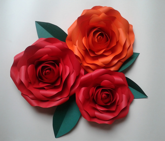 trio de rosas de papel 