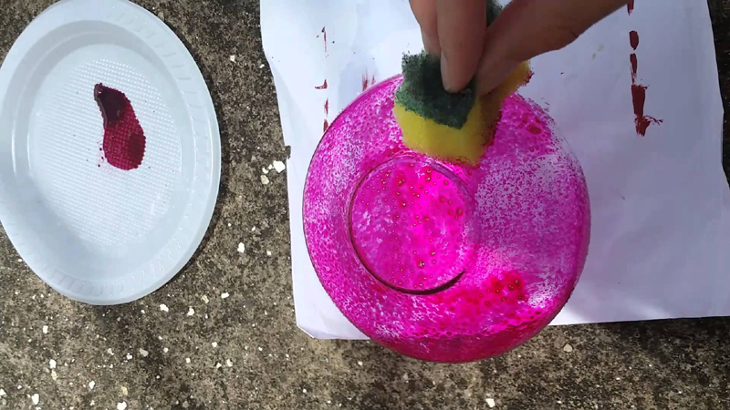 pintura com verniz vitral com esponja