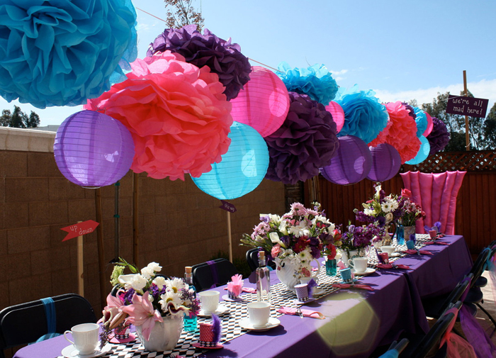 pompom de papel de seda na festa