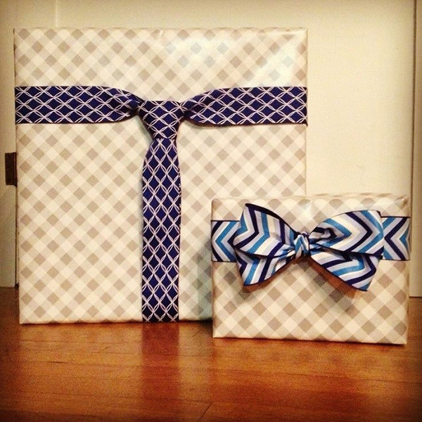 embalagem de presente com gravata