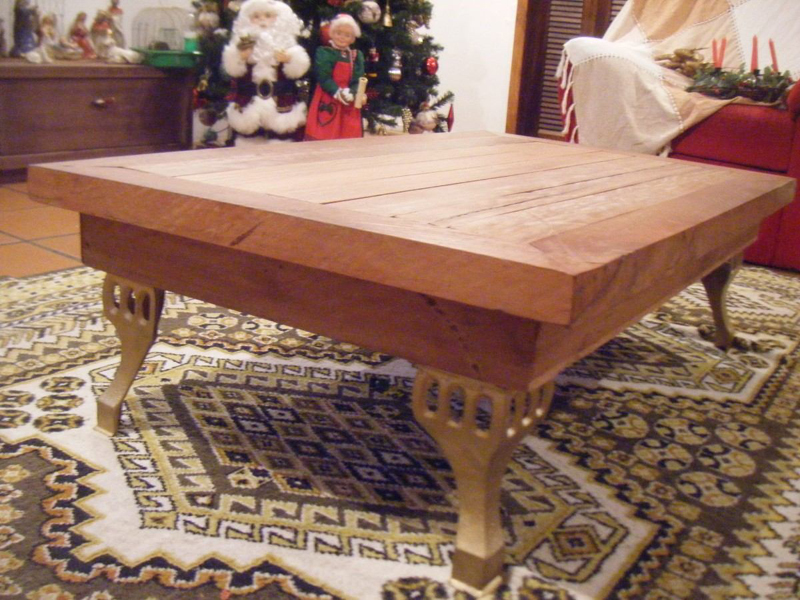 mesa com madeira para centro