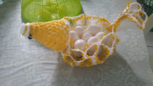 galinha em crochê porta ovo amarelinha