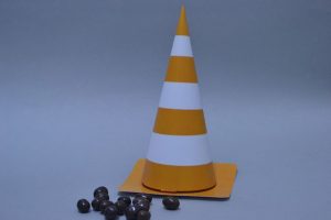 15 Ideias de Como Fazer Cone de Papel - Artesanato Passo a Passo!
