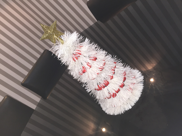 arvore de natal com balas brancas arvore de natal com balas brancas