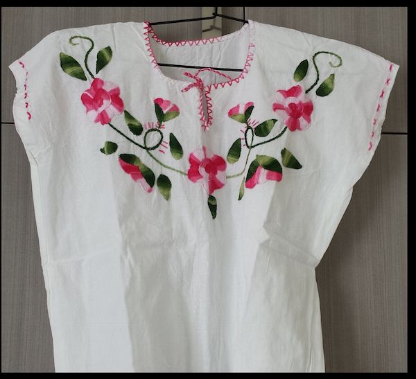 bordado mexicano na blusa