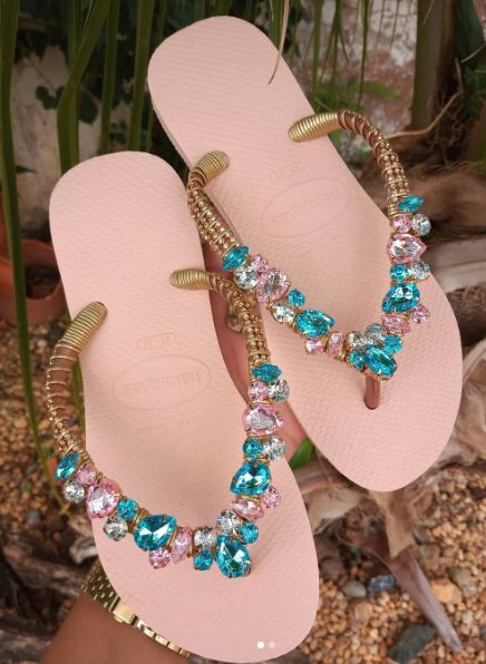 sandalias havaianas decoradas com miçangas passo a passo