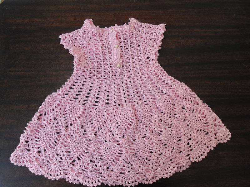 vestido de croche infantil com perola