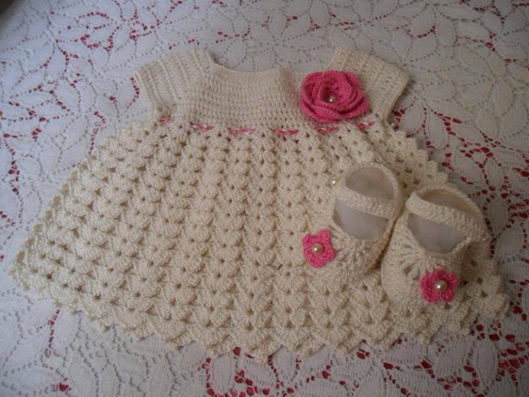 Vestido de Crochê para Bebê com Gráfico - Artesanato Passo a Passo!
