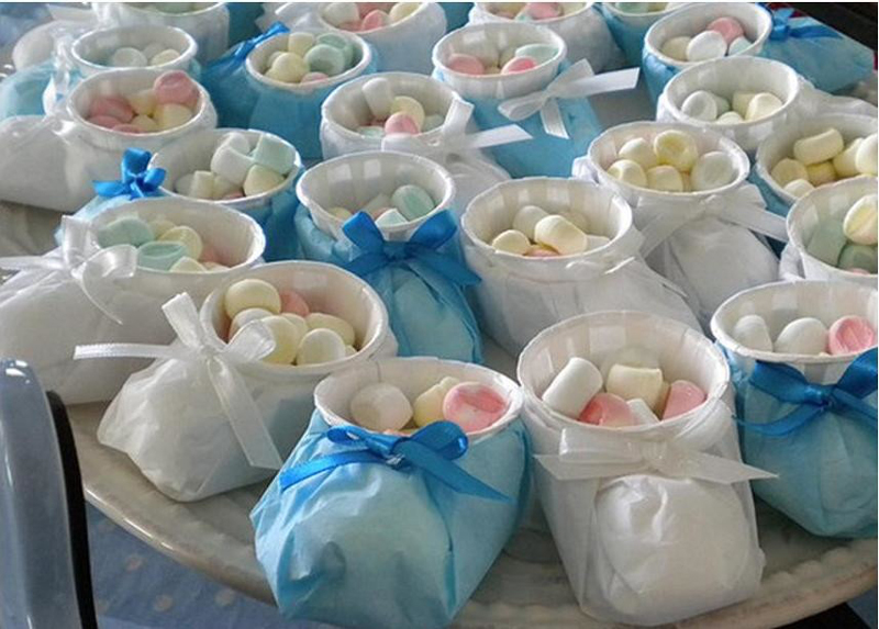 sapatinho de copo descartável com papel