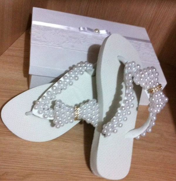 chinelo com perolas noiva