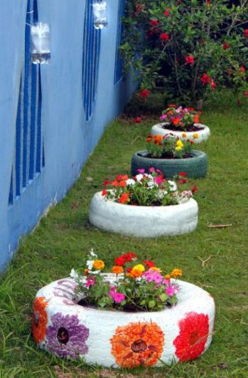 pneus pintados para jardim com flor
