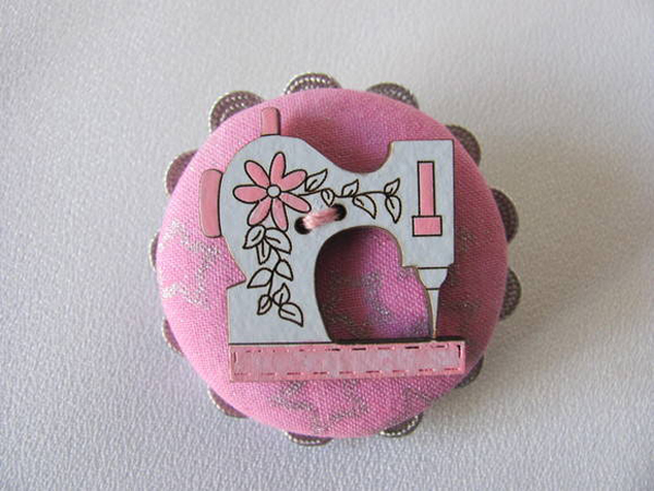 broche com aplique