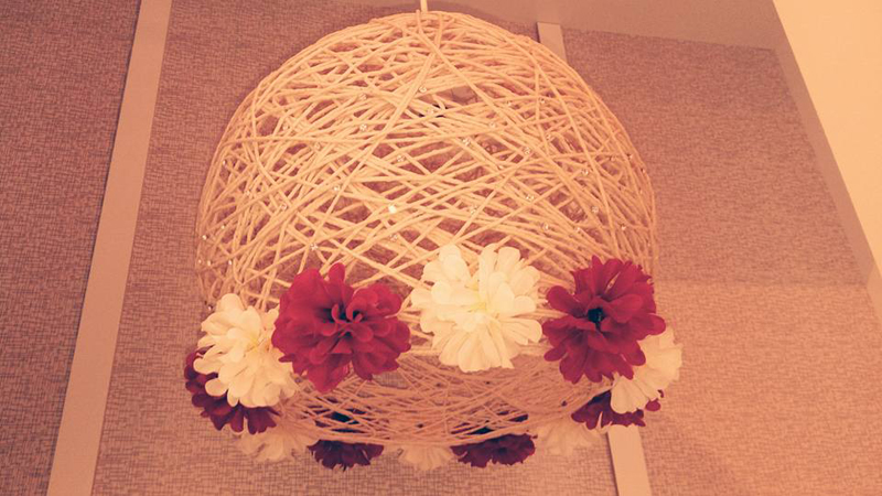 luminaria de barbante com flores