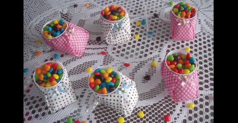 sapatinho de copo descartável com tecido sapatinho de copo descartável com tecido