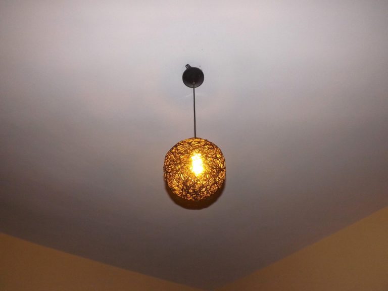 luminaria de barbante amarela