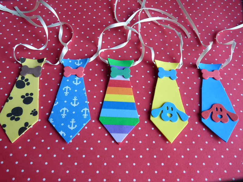 gravata em EVA para pets